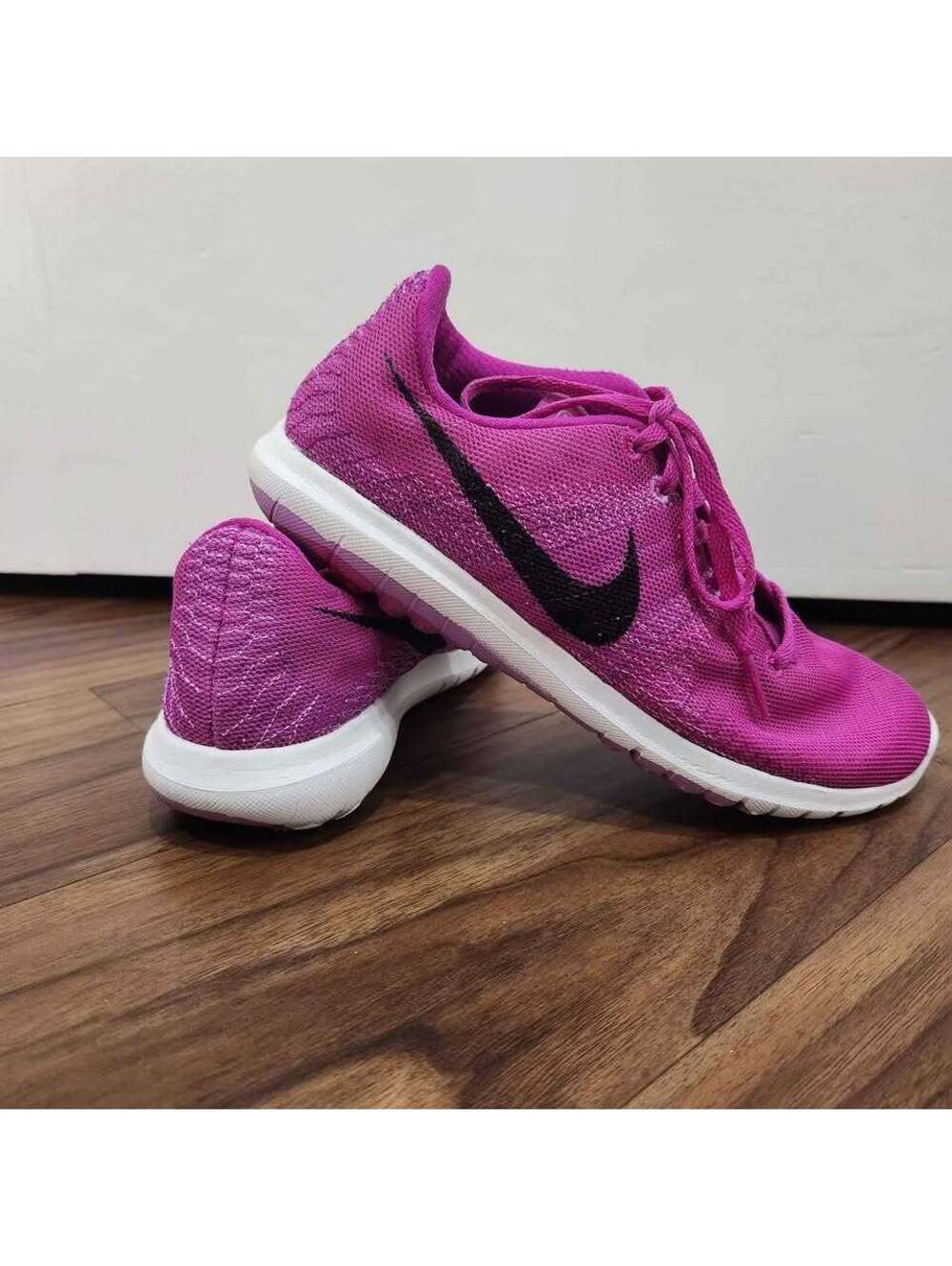 Women's Nike Fury Size 7 Shoes Purple